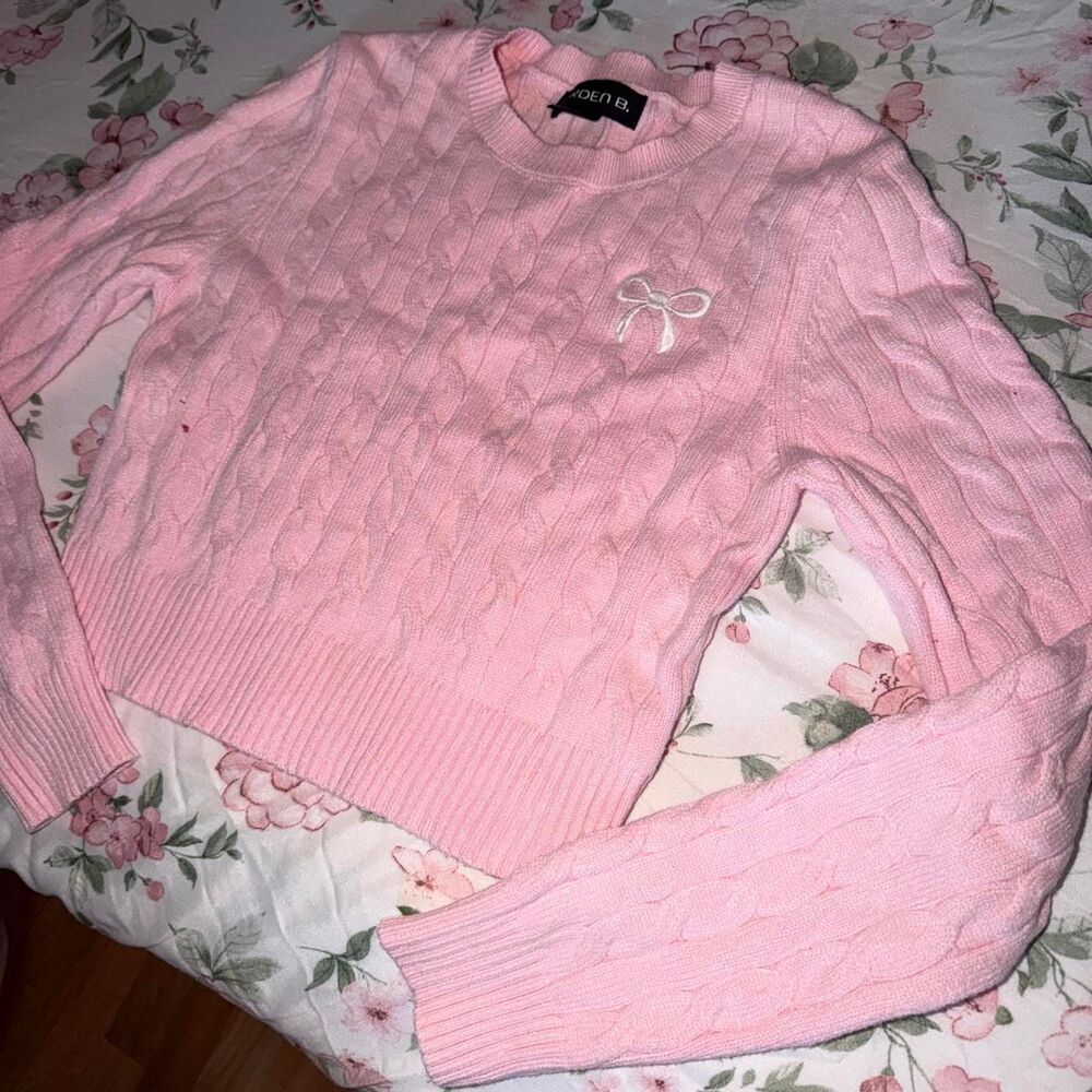Pink Cable Knit Sweater with Embroidered Bow - Picture 3 of 4